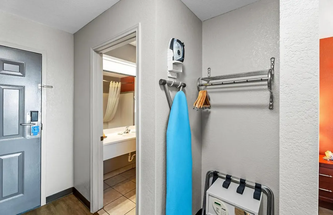 Rodeway Inn-1