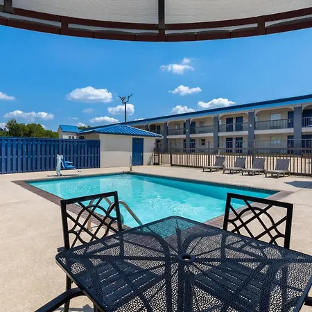 Days Inn By Wyndham Temple-2